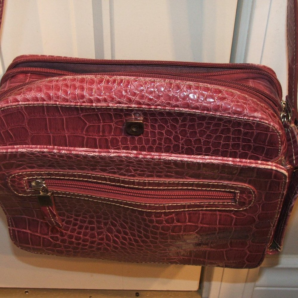 *Vintage* Liz Claiborne Dusty PINK Croc Print Shoulder Bag (740)